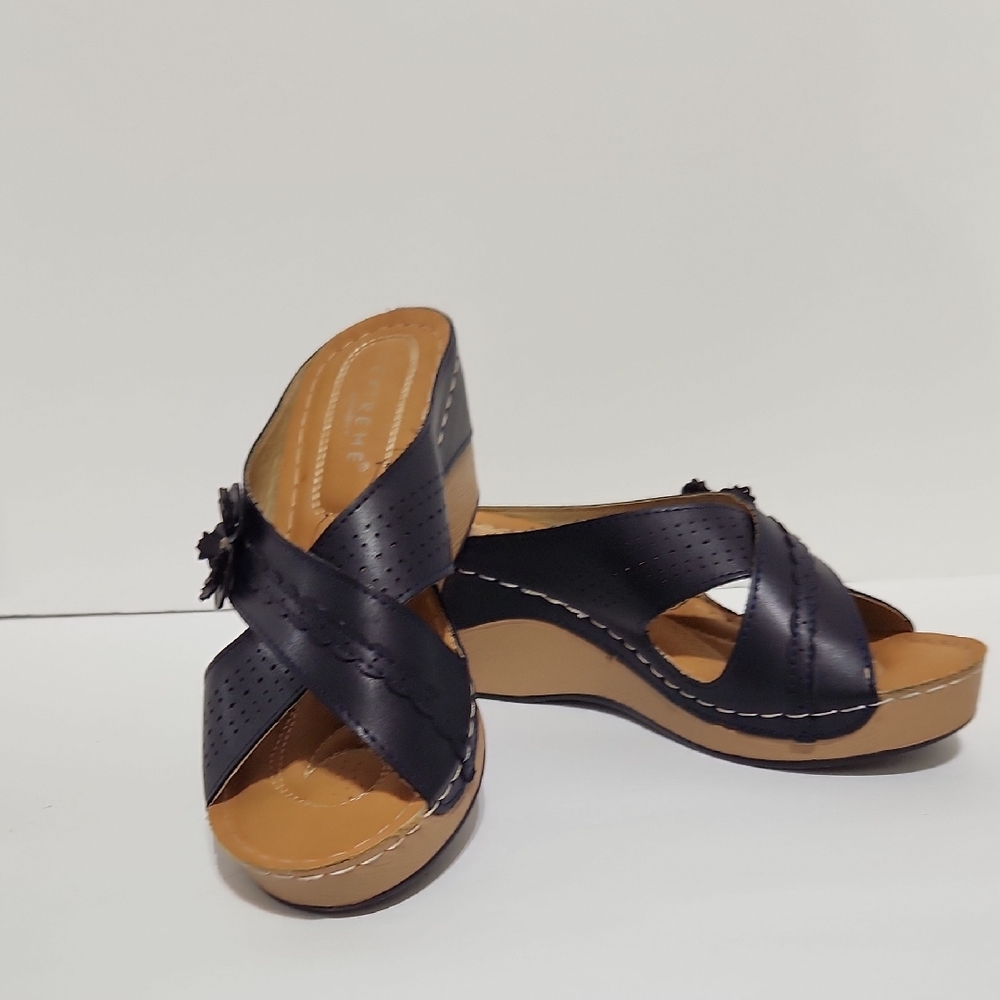 Extreme Comfort Navy Wedge Criss Cross Slide Sandals (41/10.5)